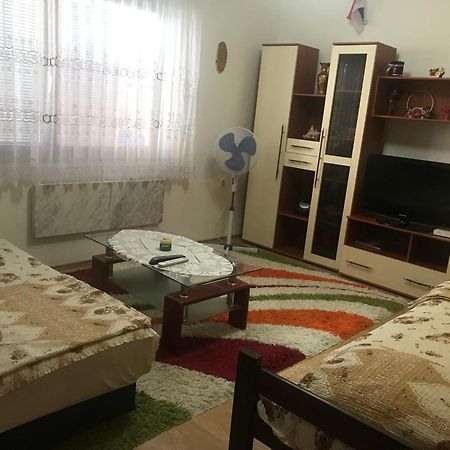 Nis Apartman Eksteriør billede